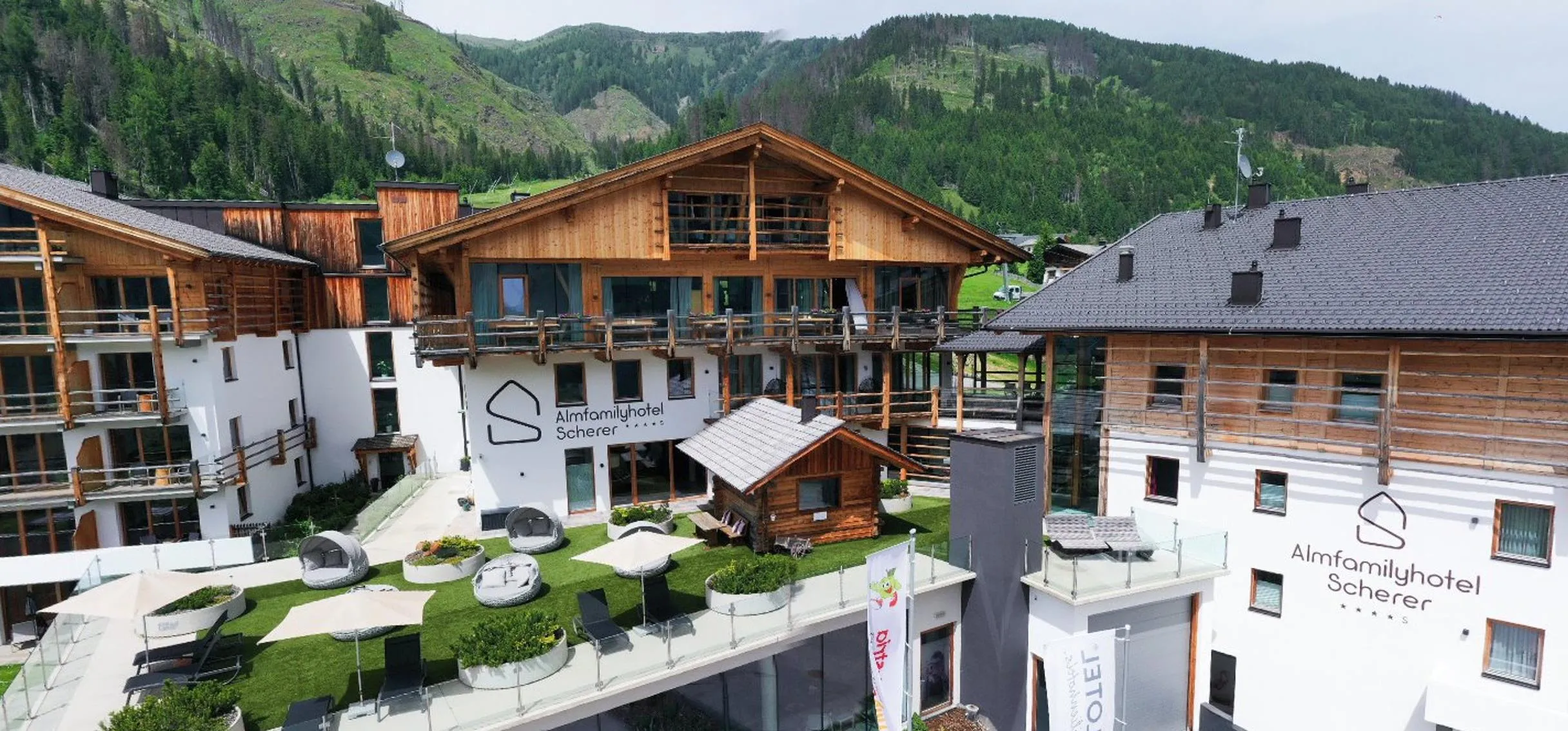 Luftaufnahme Almfamilyhotel Scherer von IMPULS