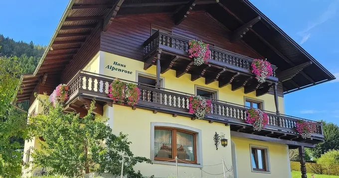 Website-Referenz Ferienhaus Alpenrose (ferienhaus-alpenrose.com): Ferienvermietung · Tourismus — Webdesign von IMPULS